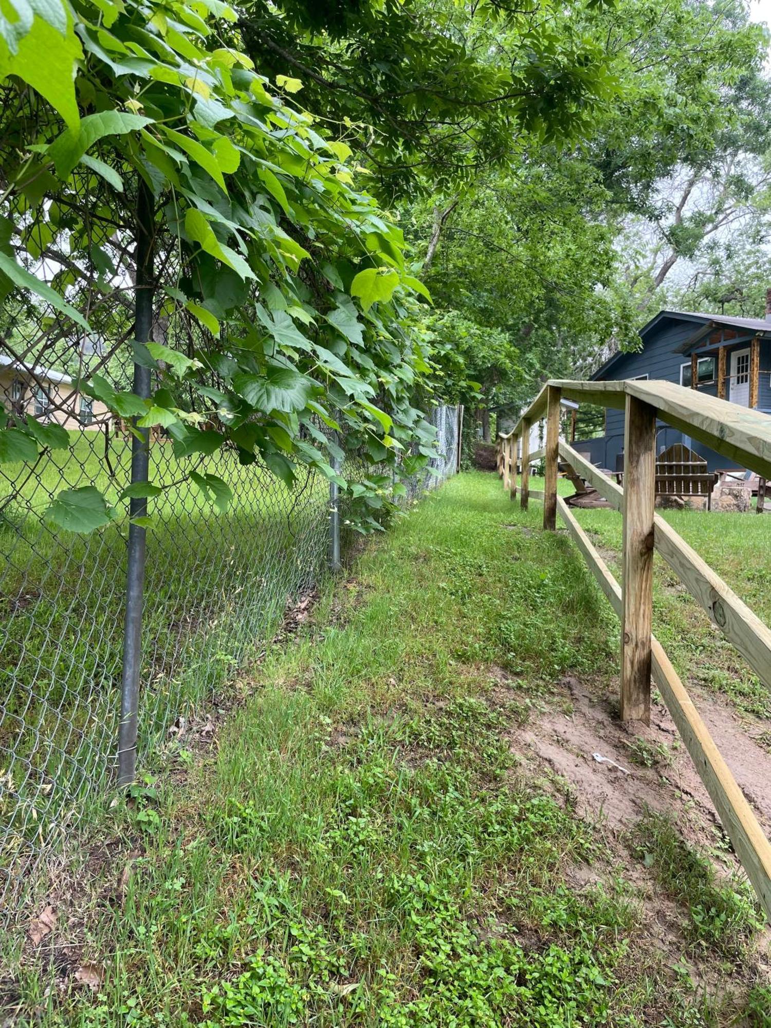Rv Located On Private Property, Providing Access To The Guadalupe River, Accommodates Up To 5 Guests Нью Браунфелс Экстерьер фото